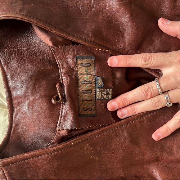 Brown Leather Jacket with a relaxed fit and open front design - Picture 8 of 12
